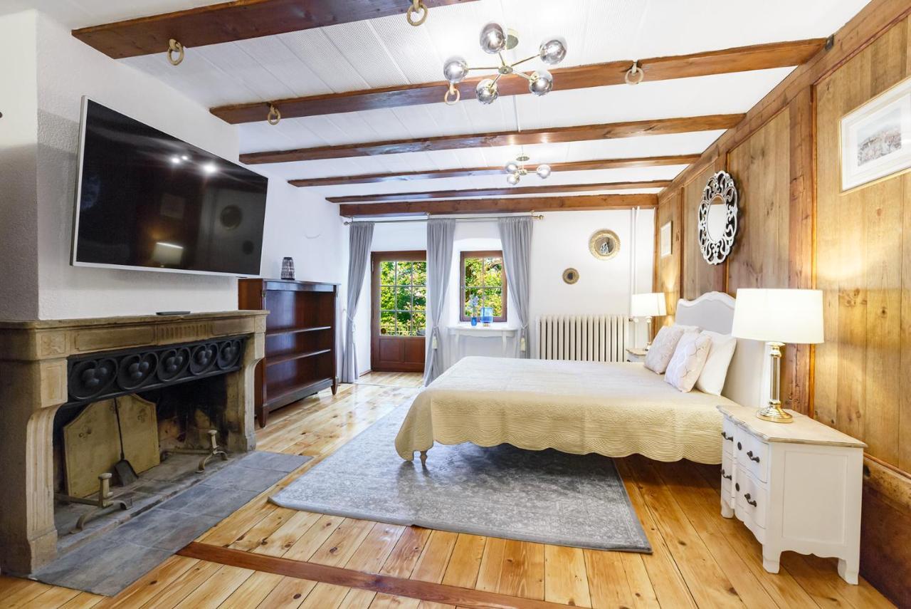 A castle spirit apartment in Château du Châtelard Clarens Extérieur photo