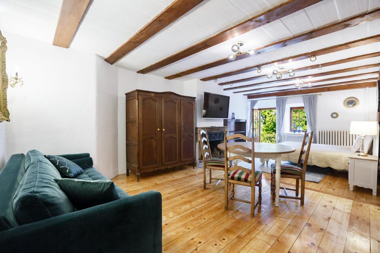 A castle spirit apartment in Château du Châtelard Clarens Extérieur photo