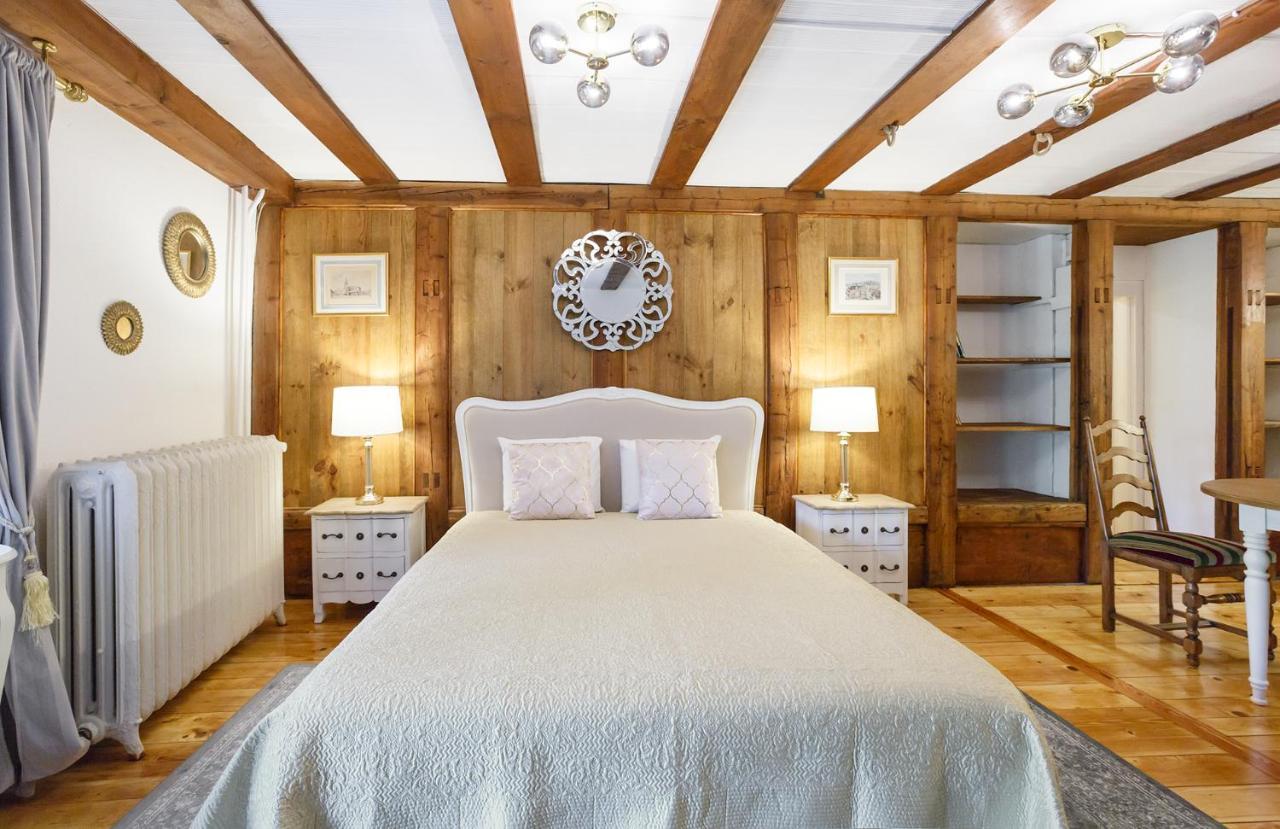 A castle spirit apartment in Château du Châtelard Clarens Extérieur photo